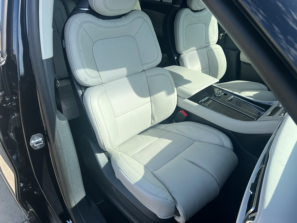 2025 Lincoln Aviator Reserve photo 27