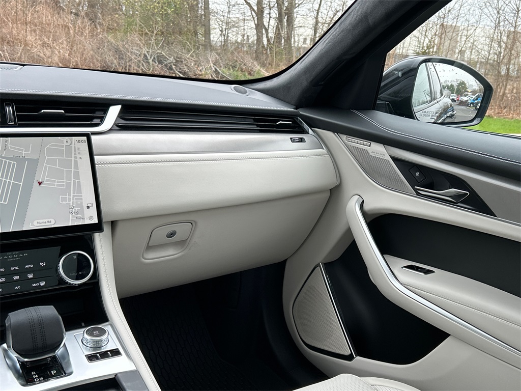2026 Jaguar F-PACE P250 R-Dynamic S photo 23