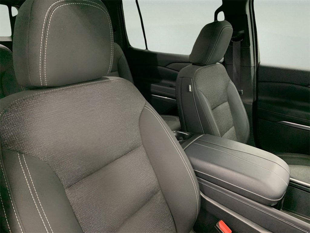 2025 Chevrolet Traverse photo 12