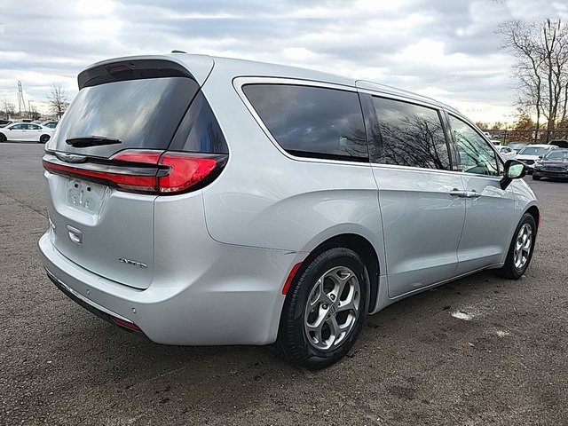 Used 2024 Chrysler Pacifica Limited with VIN 2C4RC1GG0RR128104 for sale in Fairmont, Minnesota