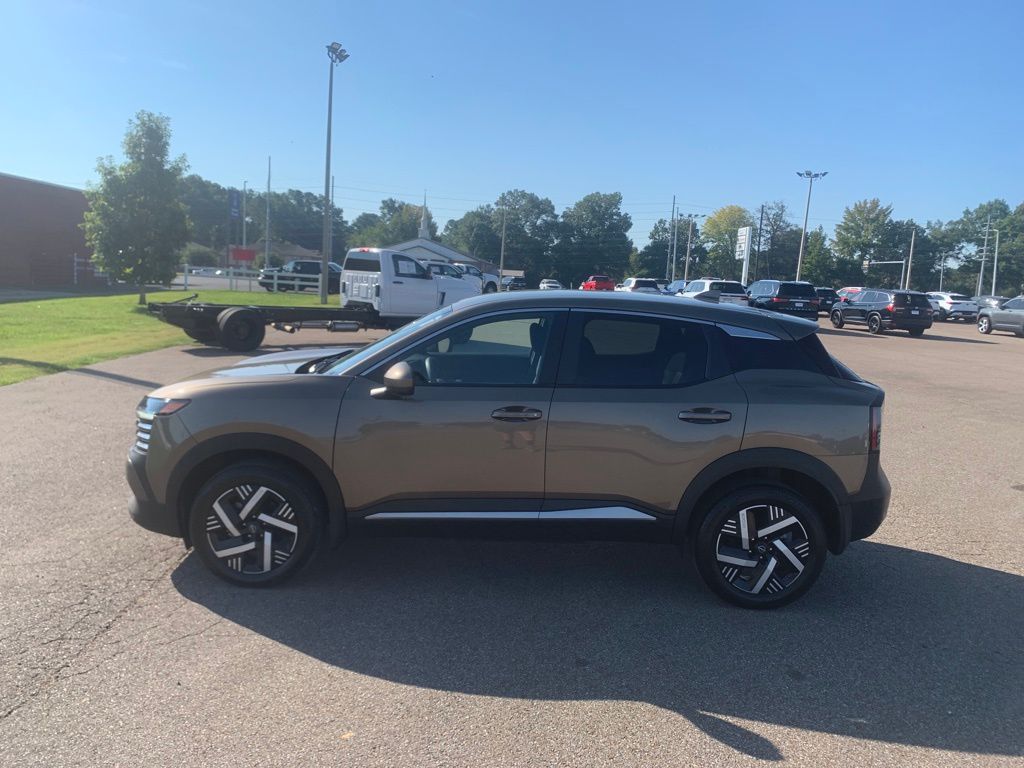 2025 Nissan Kicks SV photo 3