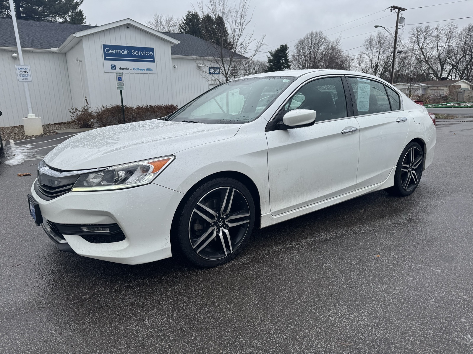 2017 Honda Accord Sport SE's photo