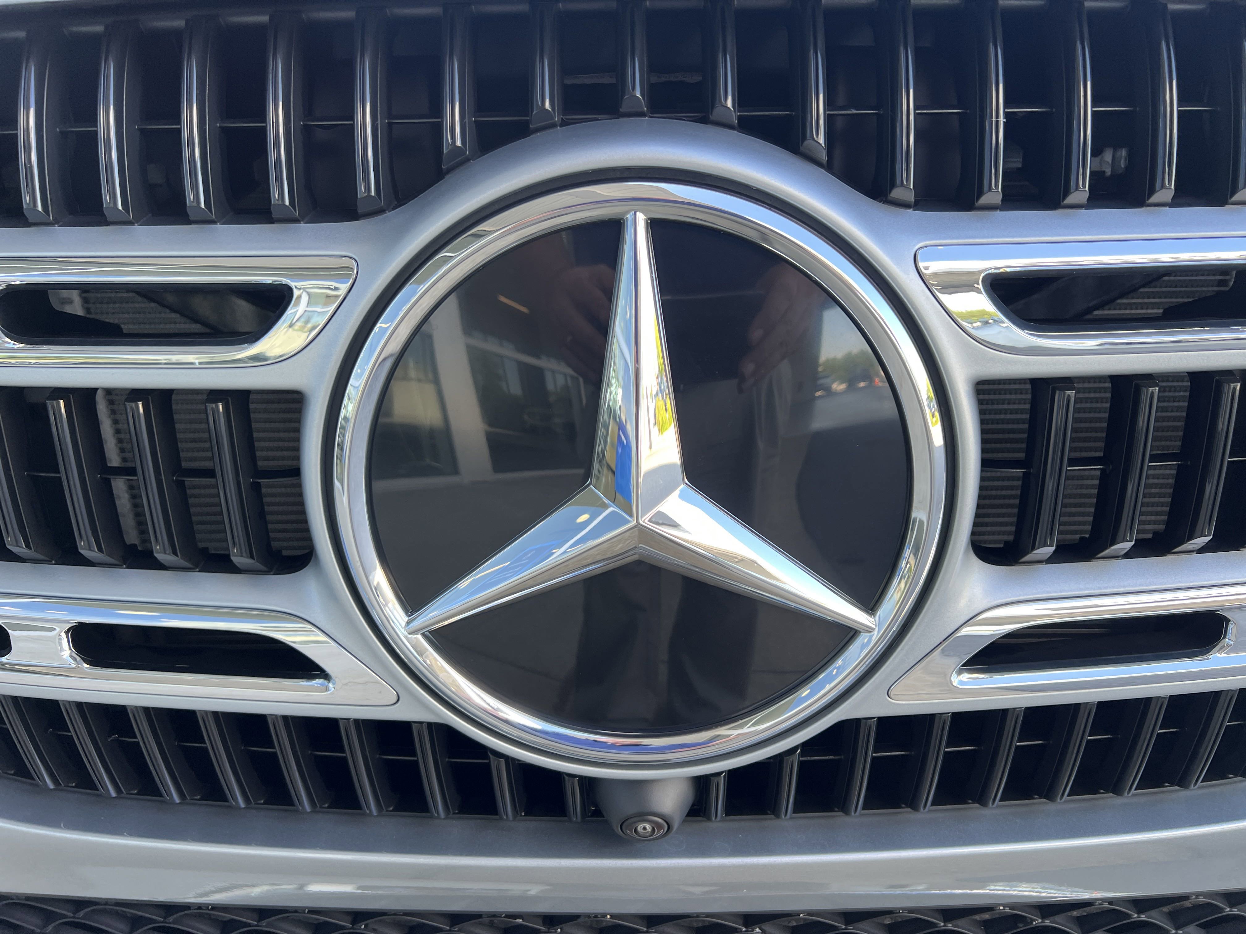 2025 Mercedes Benz GLE 350 4MATIC photo 2