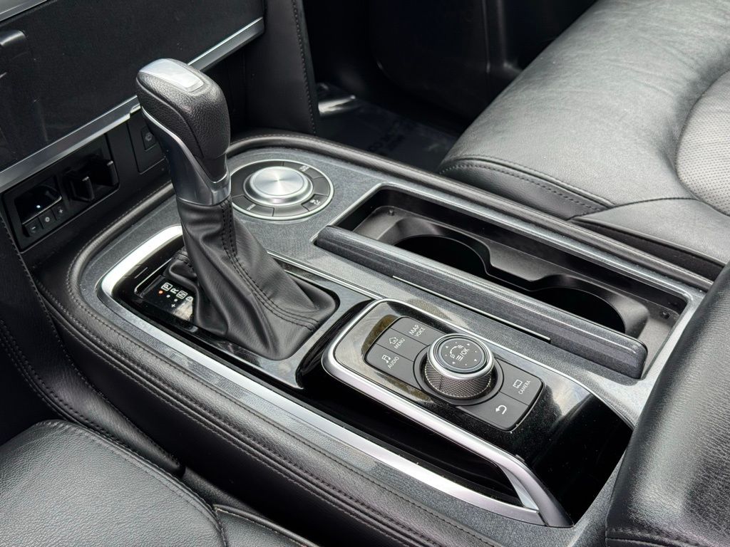 2023 Nissan Armada SL photo 18