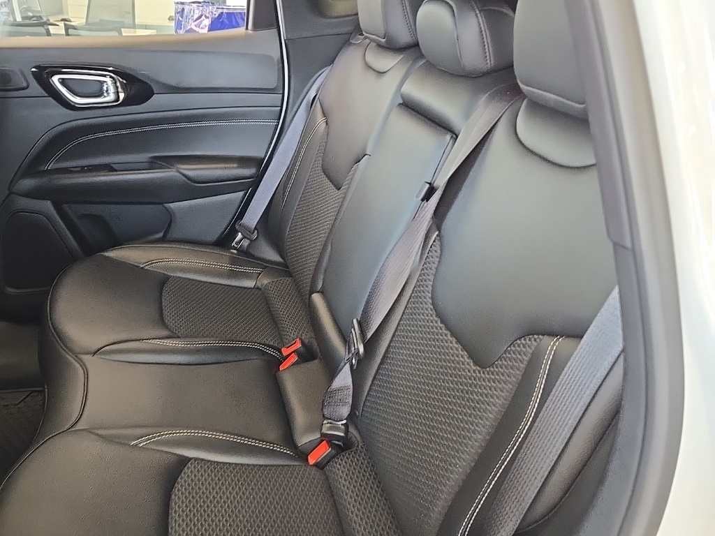 2024 Jeep Compass Latitude photo 13