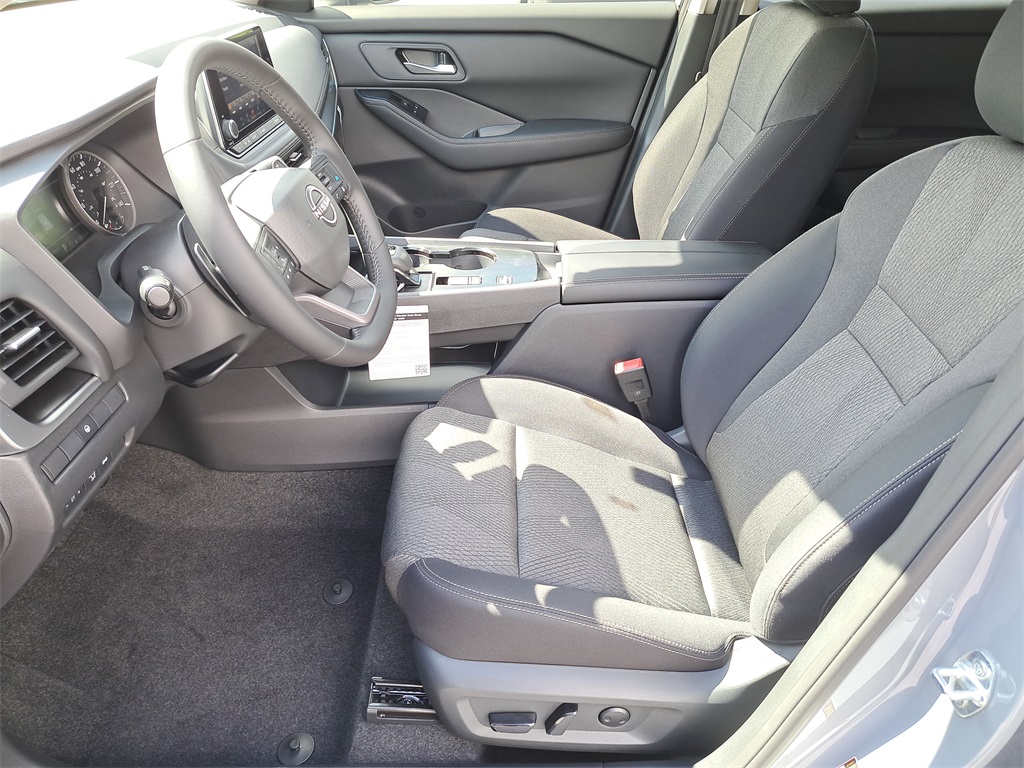 2026 Nissan Rogue SV photo 19