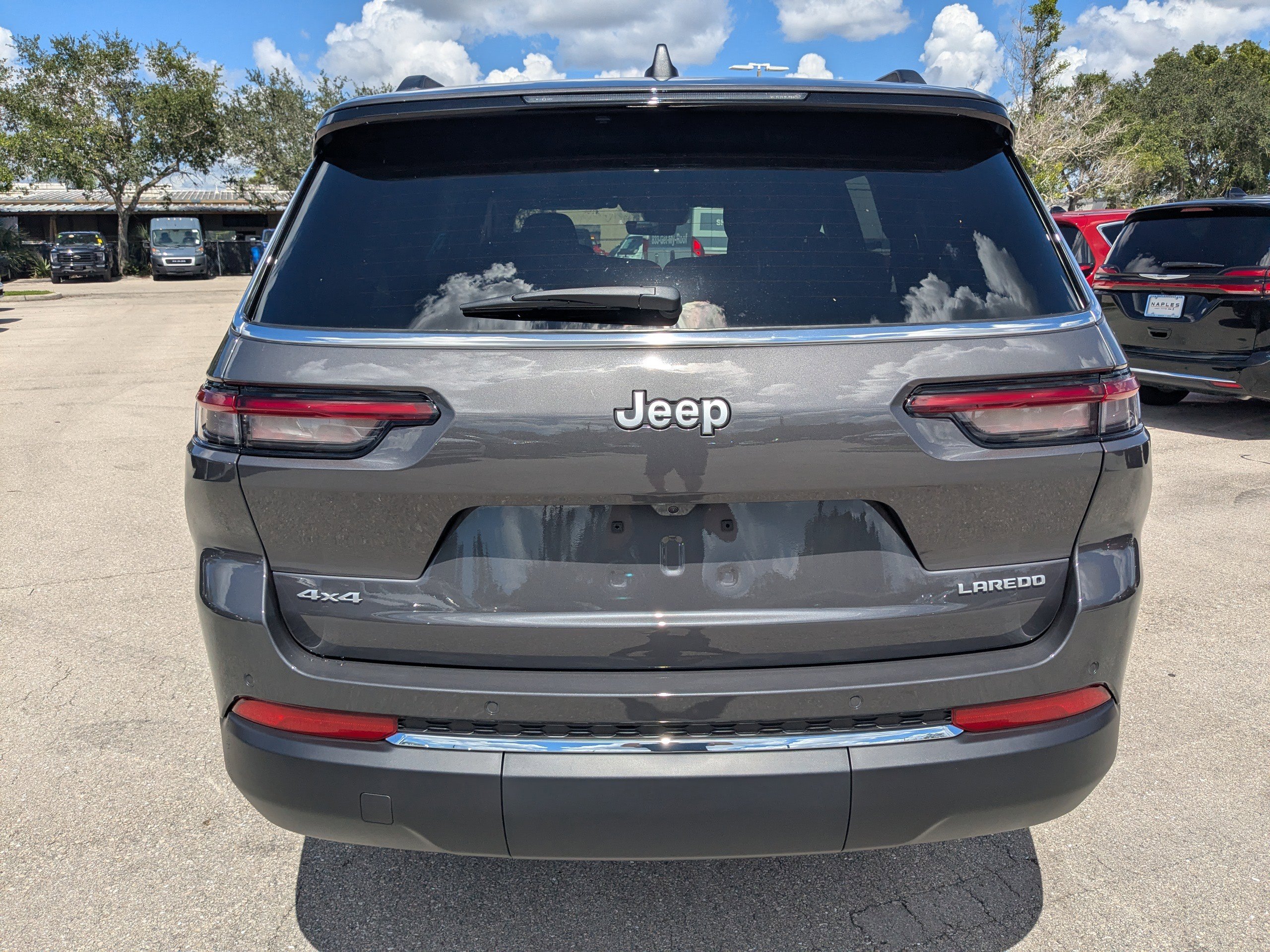 2025 Jeep Grand Cherokee Laredo X photo 5