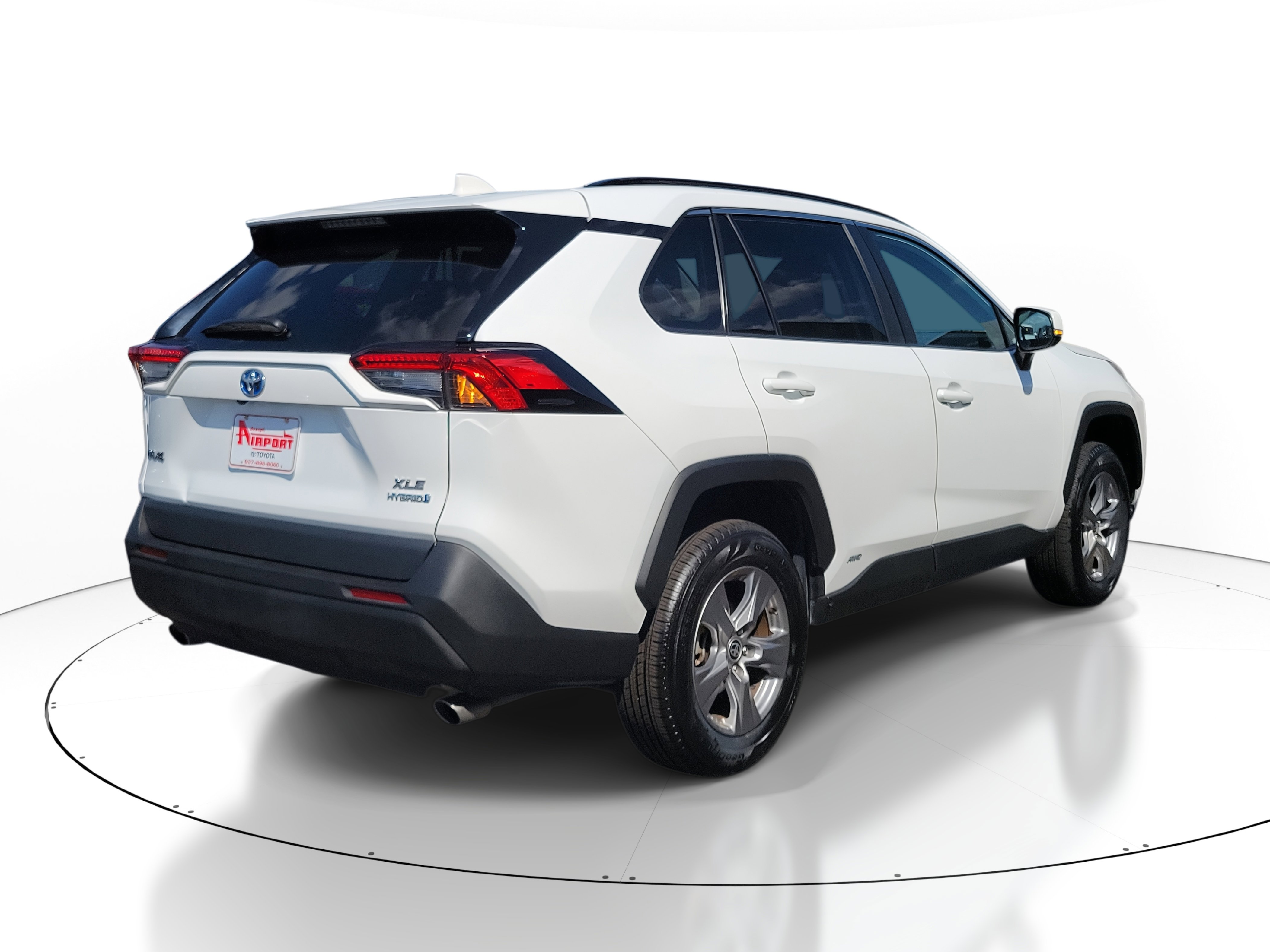 2024 Toyota RAV4 Hybrid XLE photo 4