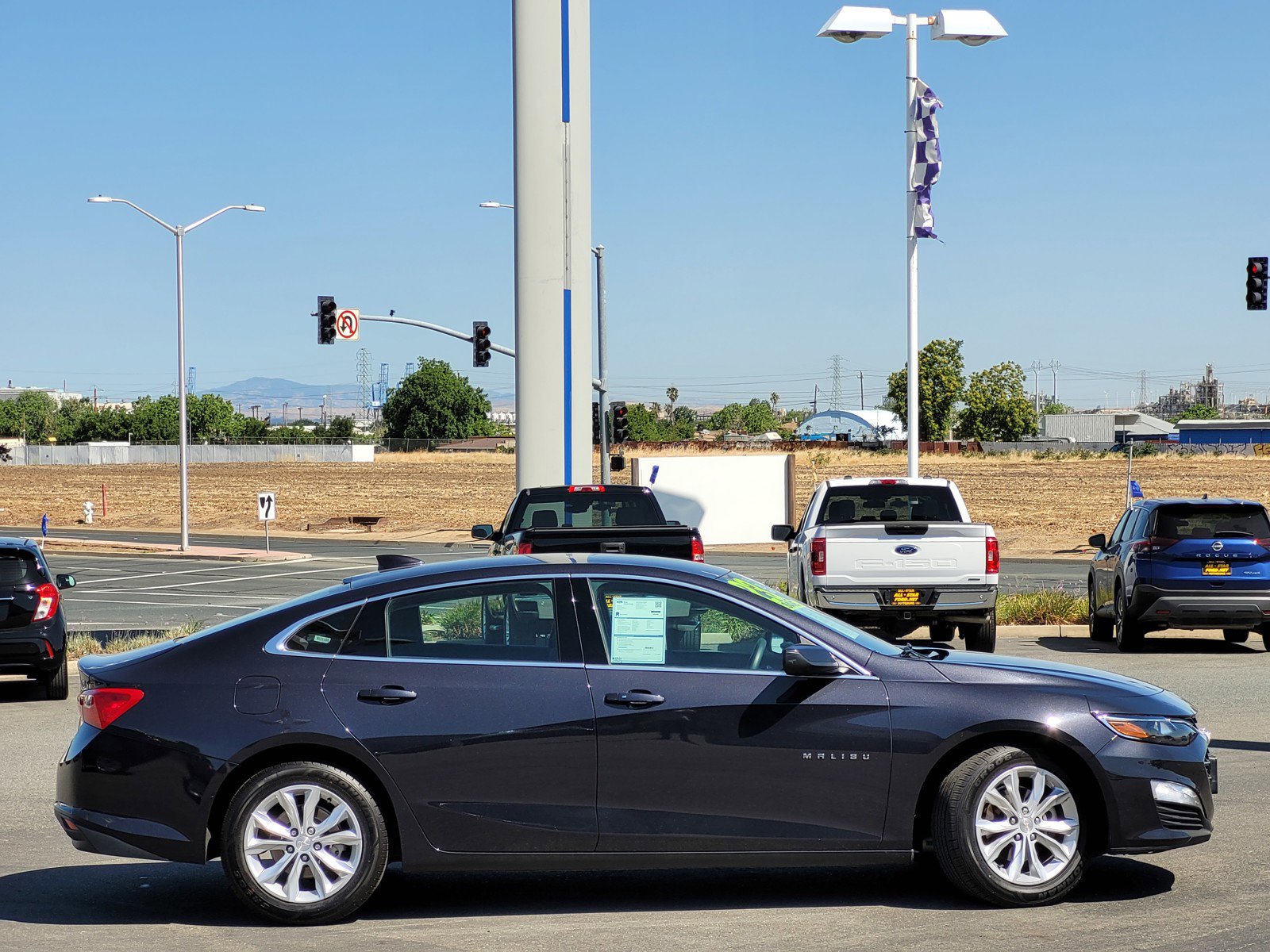 2023 Chevrolet Malibu 1LT photo 3
