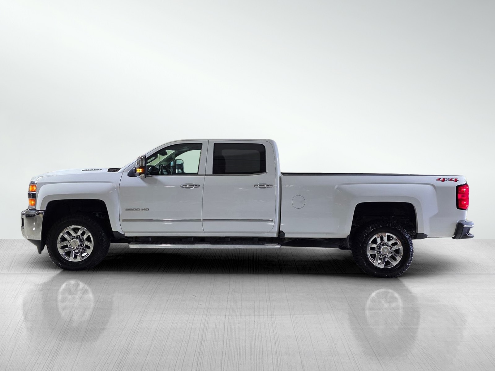 2018 Chevrolet Silverado 3500HD LTZ photo 4