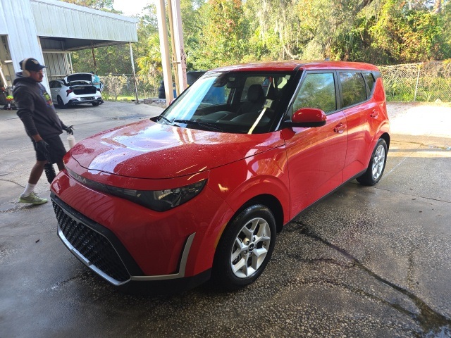 2023 Kia Soul LX photo 2