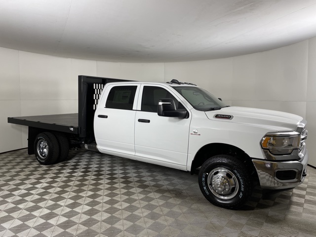 2024 Ram 3500 Tradesman photo 3