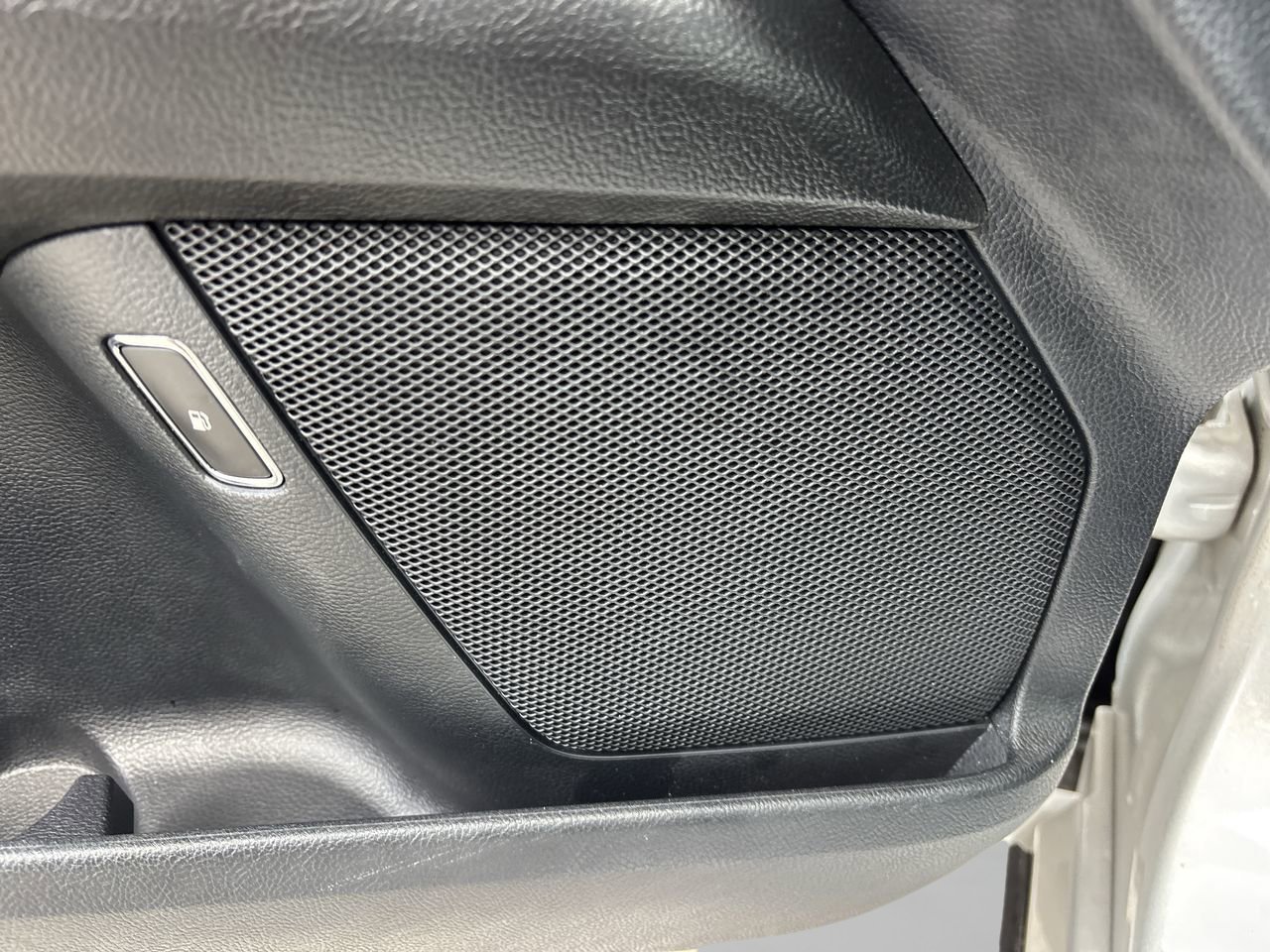 2019 Ford Fusion Hybrid SE photo 18