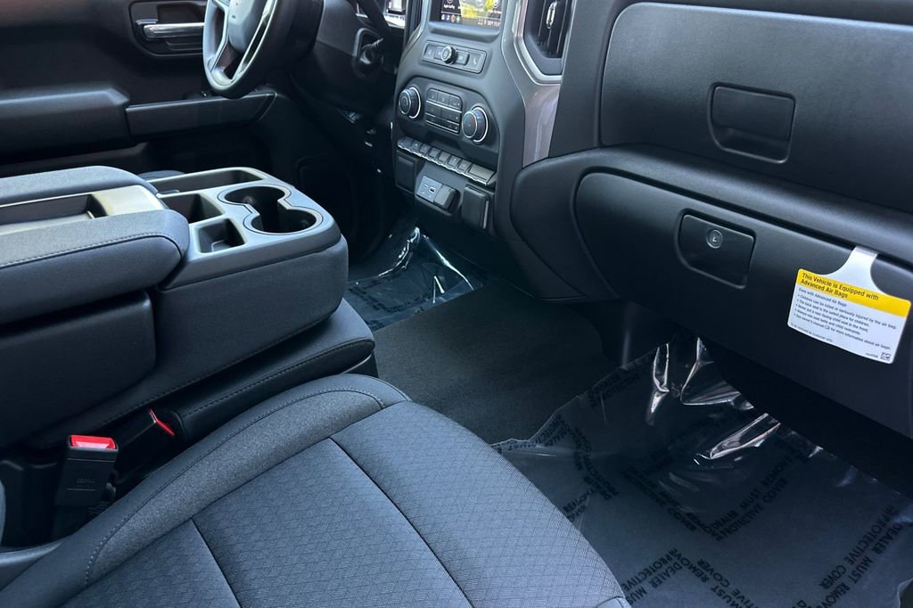 2025 Chevrolet Silverado 1500 Custom photo 17