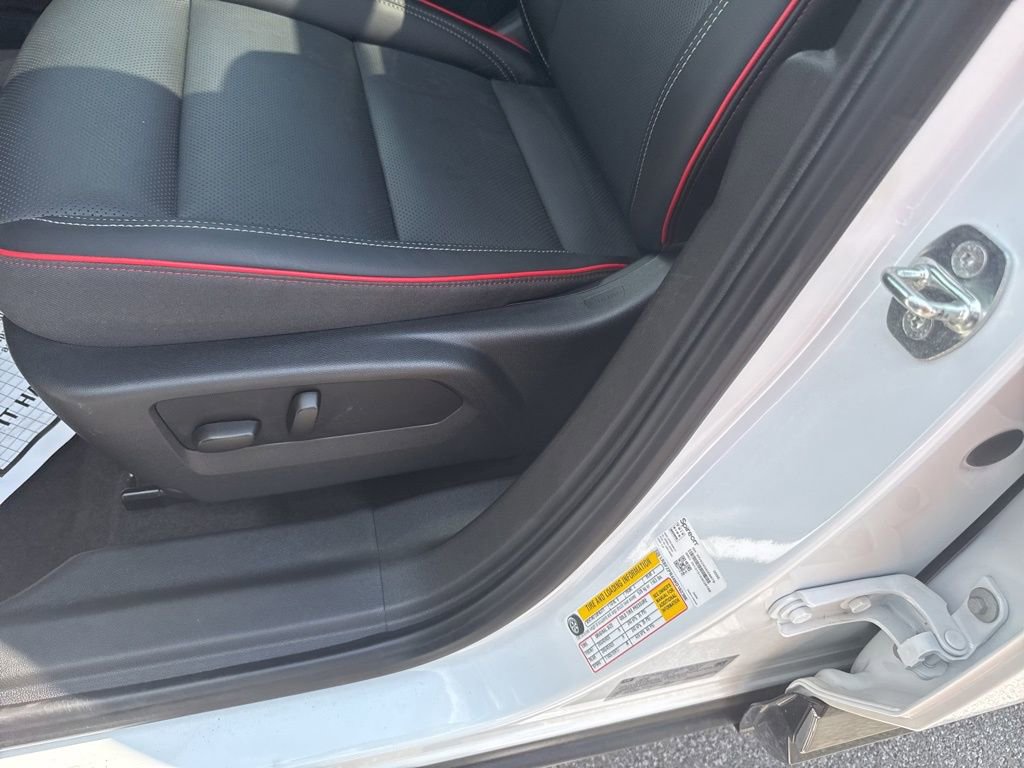 2022 Buick Envision Essence photo 16