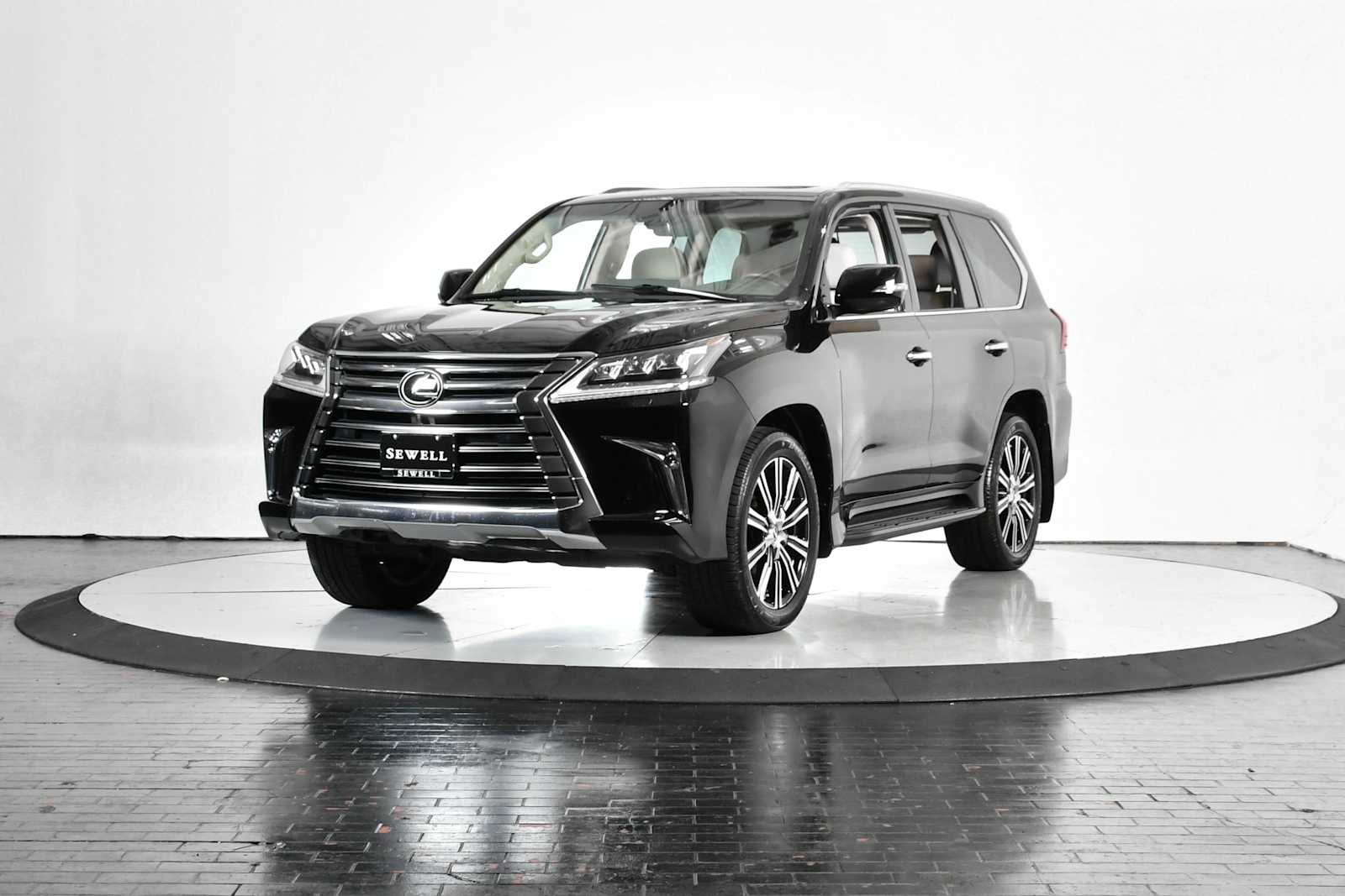 2020 Lexus LX 570's photo