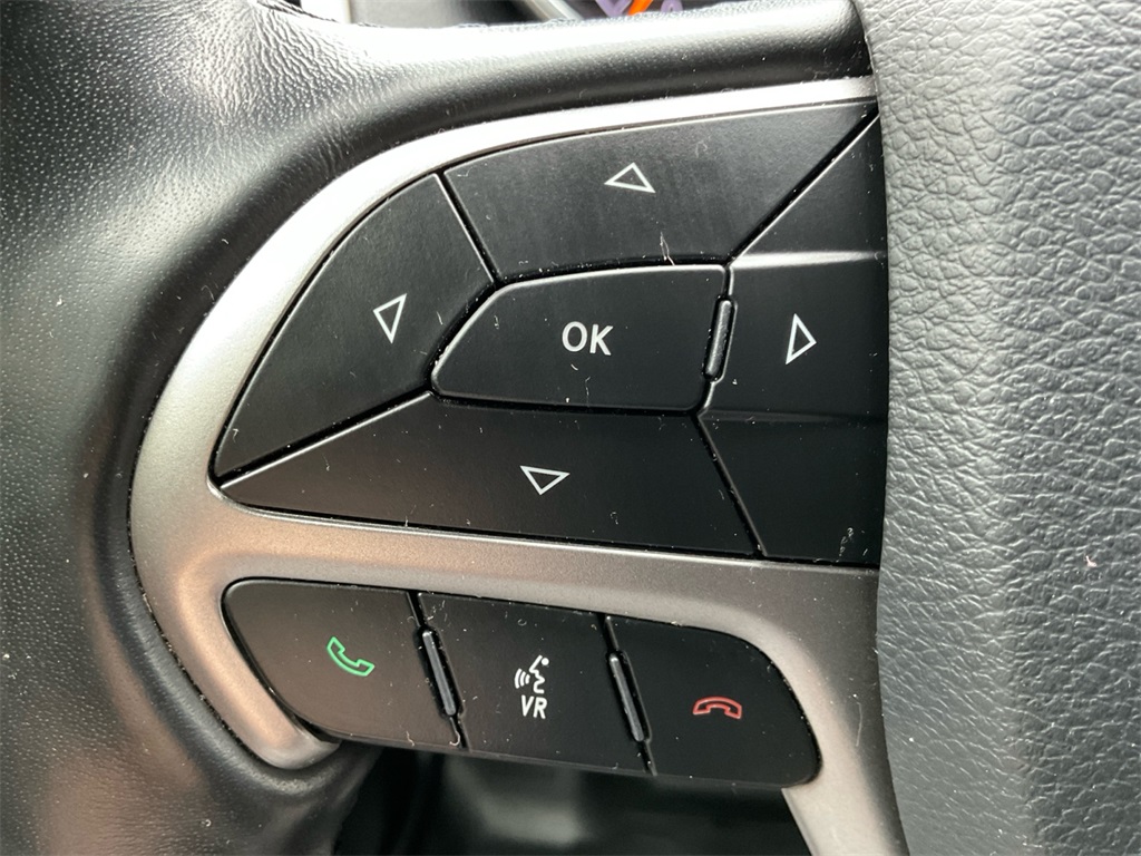 2020 Jeep Grand Cherokee Altitude photo 28