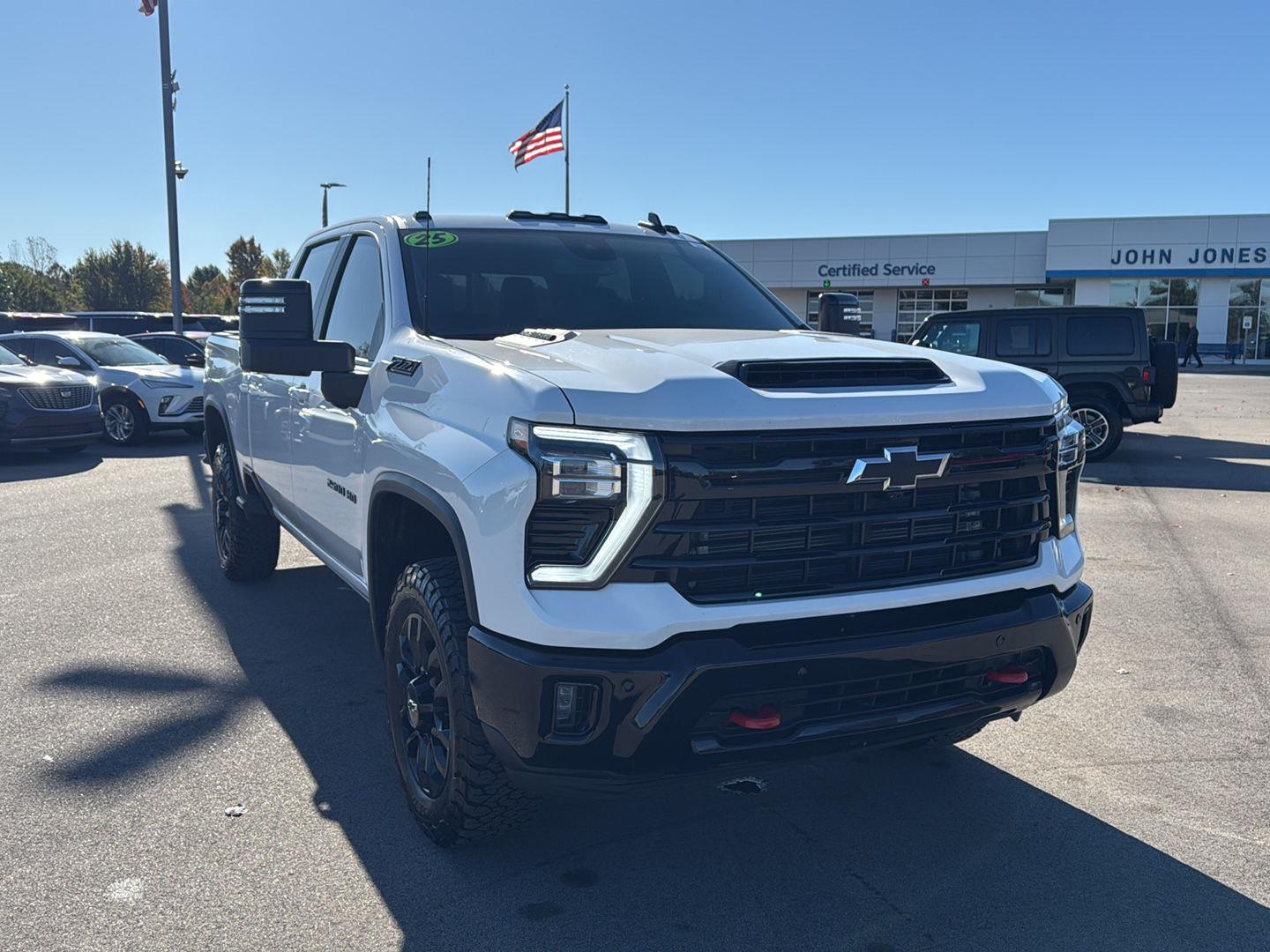 2025 Chevrolet Silverado 2500HD LT photo 2