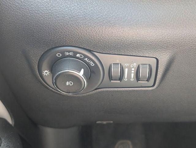 2023 Jeep Compass Limited photo 25