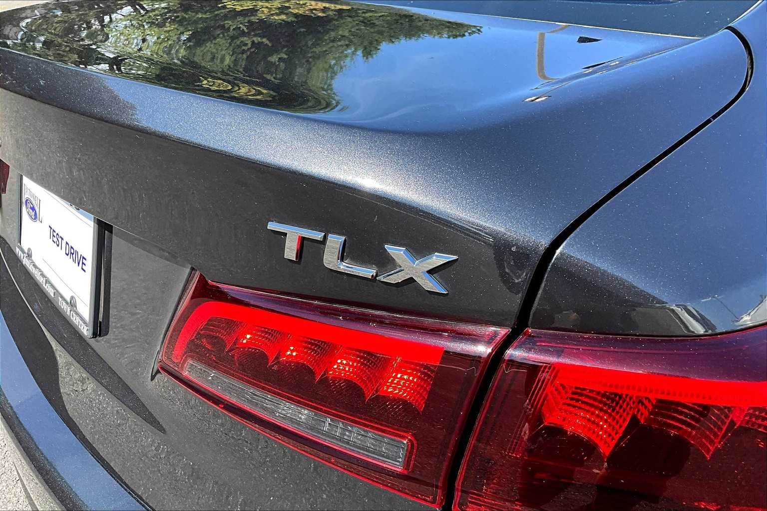 2015 Acura TLX Advance photo 9