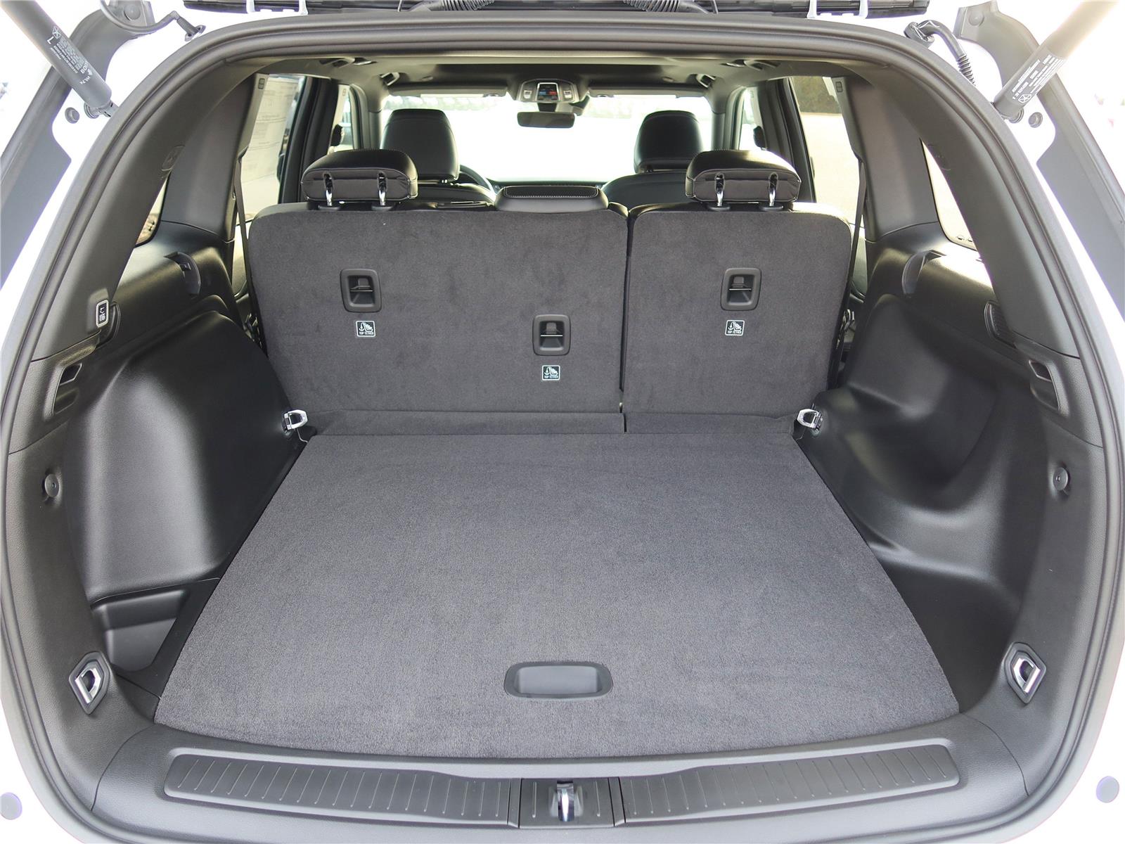 2025 Jeep Grand Cherokee Altitude X photo 4