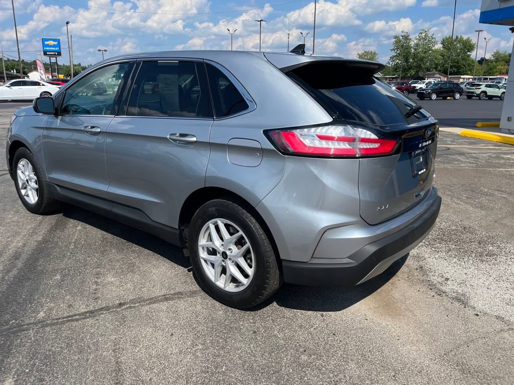 2024 Ford Edge SEL photo 2