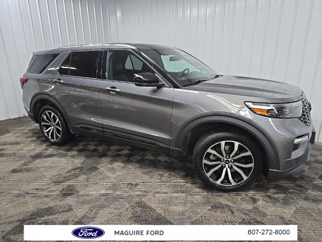 2021 Ford Explorer ST's photo