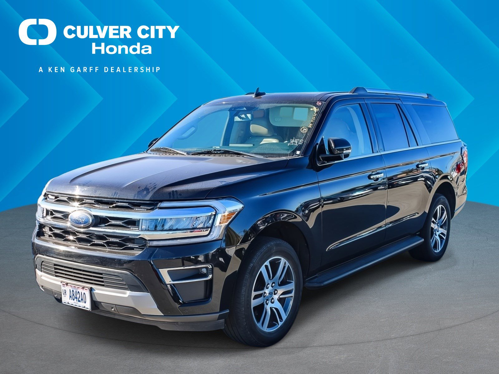 2024 Ford Expedition Limited's photo