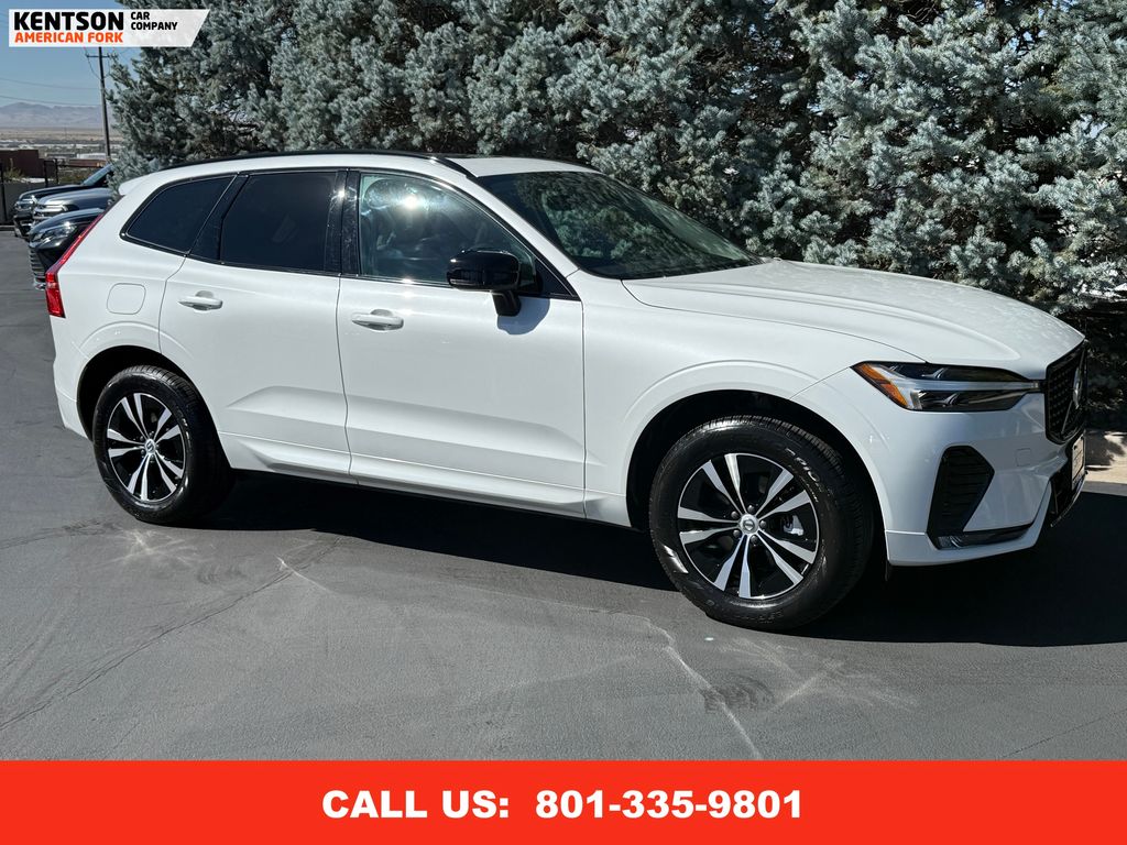 2024 Volvo XC60 Core photo 10