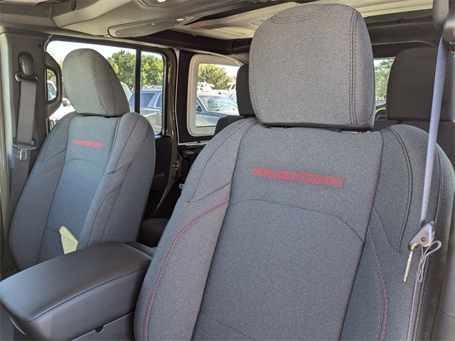 2025 Jeep Wrangler Rubicon photo 13