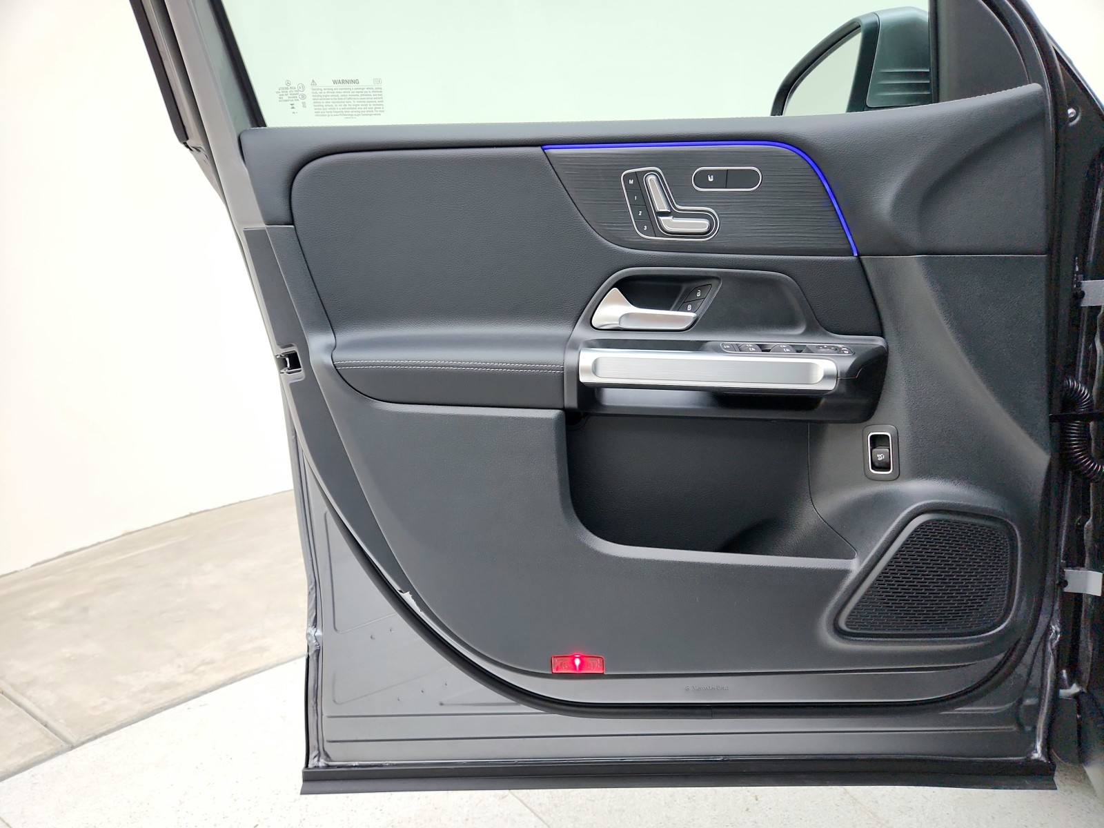 2025 Mercedes Benz GLB 250 photo 32