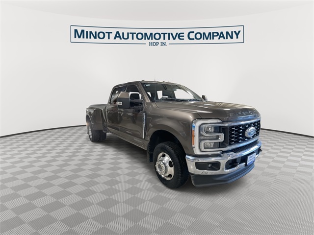 2023 Ford F-350 photo 2