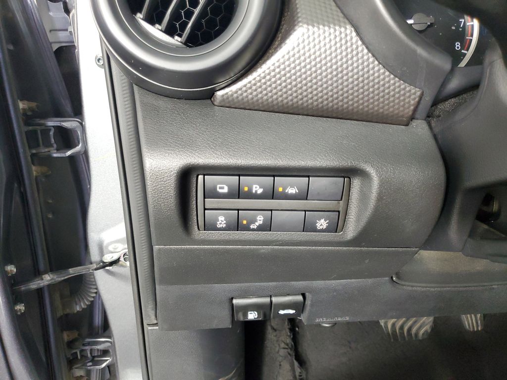 2020 Nissan Kicks S photo 26