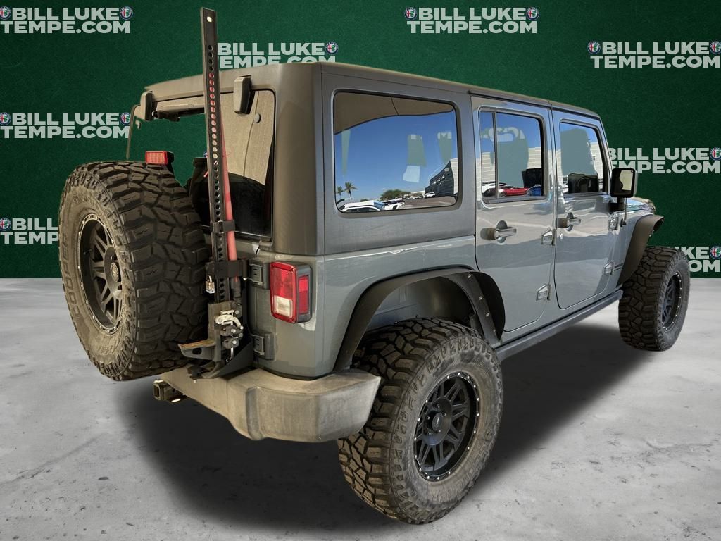 2015 Jeep Wrangler Unlimited Rubicon photo 3
