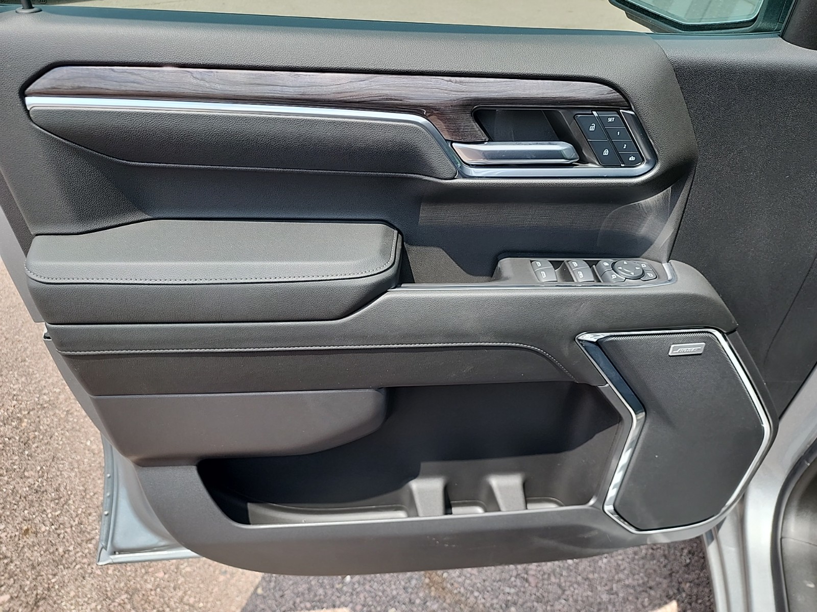 New 2024 Chevrolet Silverado 1500 LTZ 4D Crew Cab in Luverne C247557