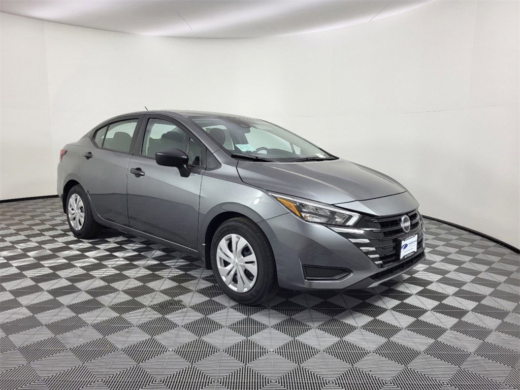 2025 Nissan Versa S photo 4