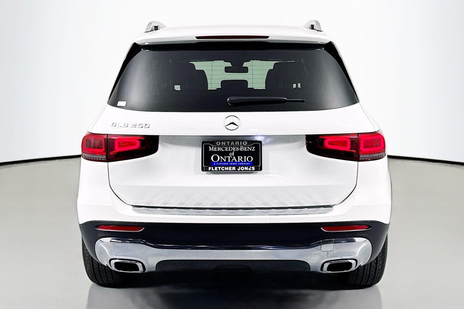 2022 Mercedes Benz GLB 250 photo 3