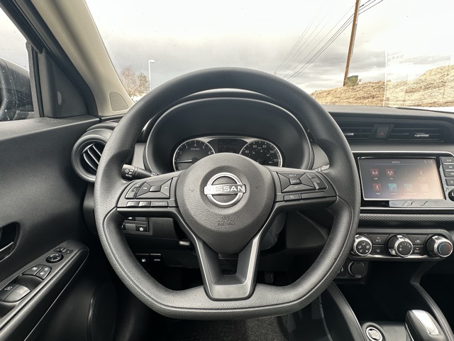 2025 Nissan Kicks Play S photo 9