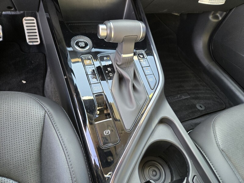 2024 Kia Niro SX Touring photo 21