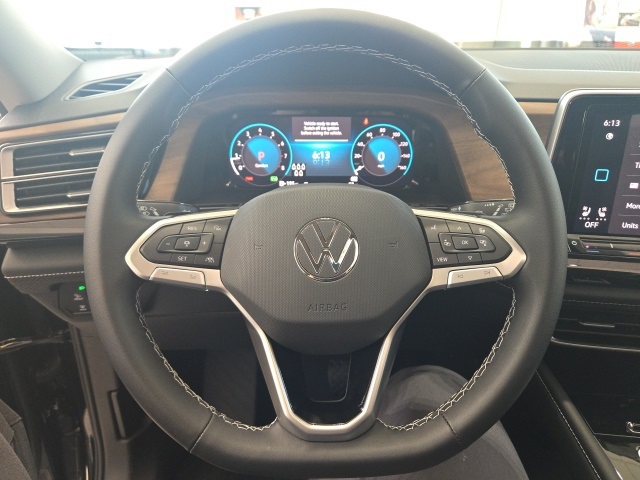2025 Volkswagen Atlas SE Technology photo 14