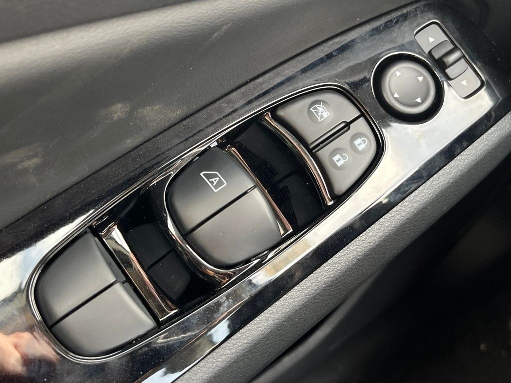 2025 Nissan Altima SL photo 20