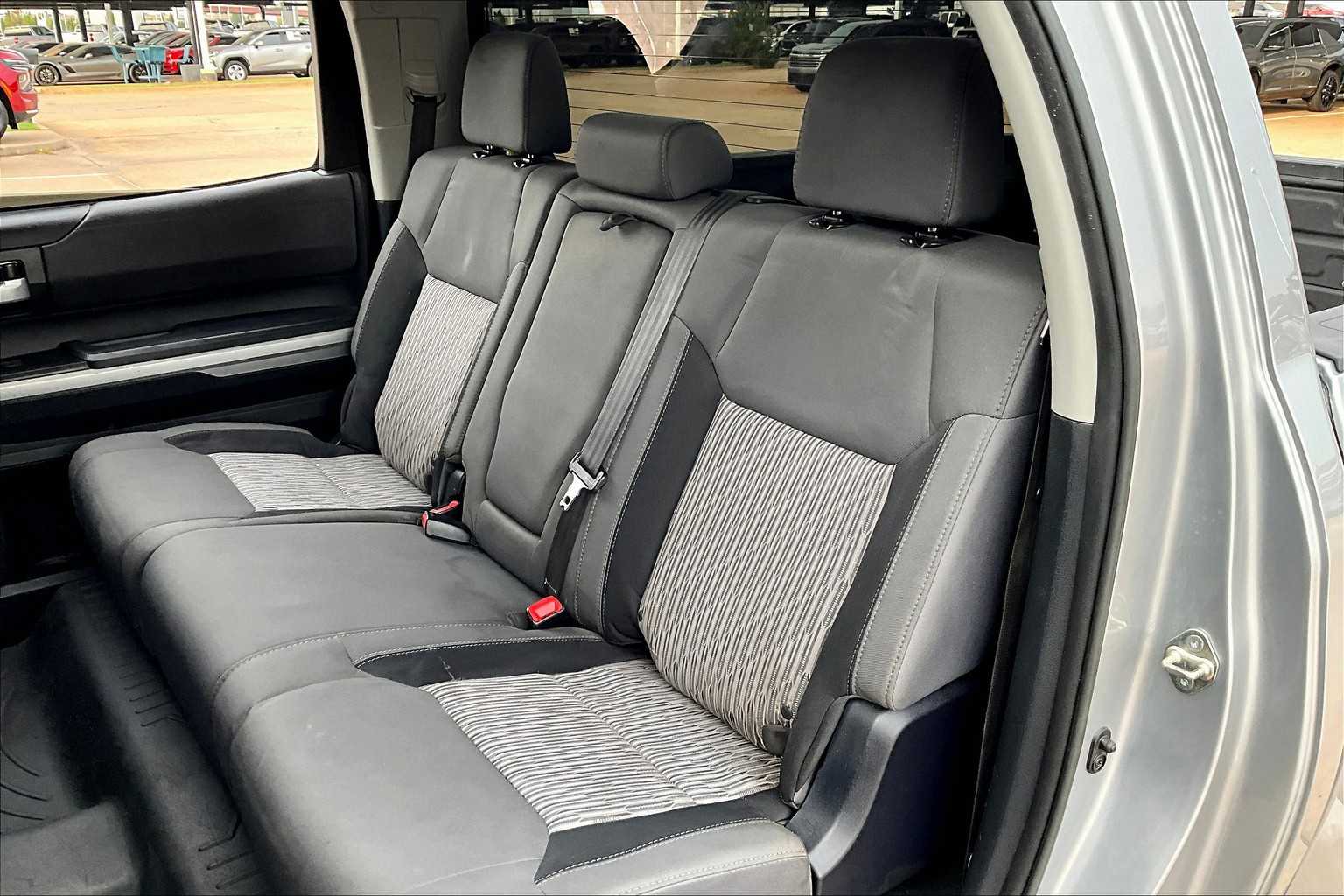 2017 Toyota Tundra SR5 photo 17