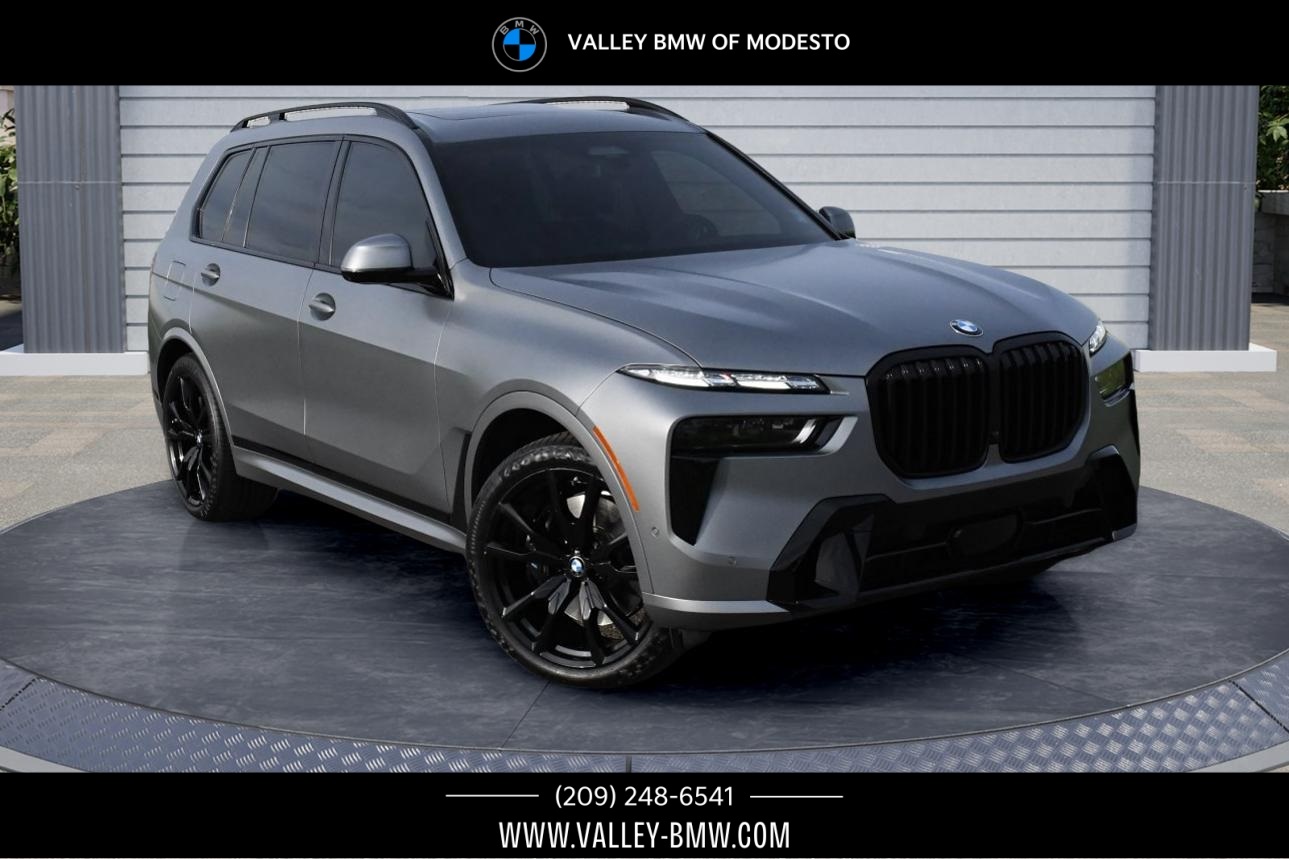2024 BMW X7 40i's photo