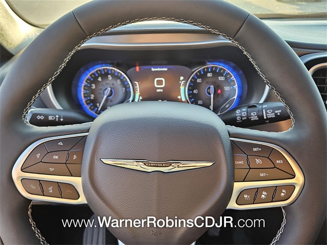 2026 Chrysler Pacifica photo 22