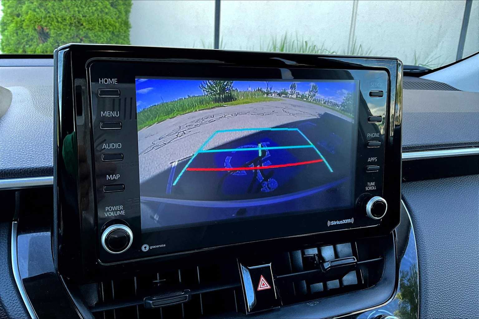 2022 Toyota Corolla Cross LE photo 27