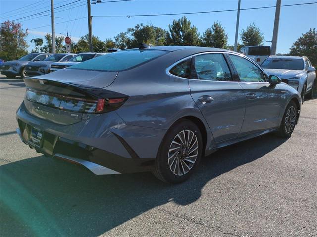 2025 Hyundai Sonata Hybrid SEL photo 5