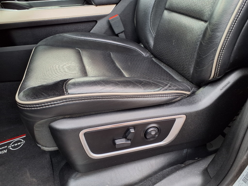 2019 Ram 1500 Laramie photo 8