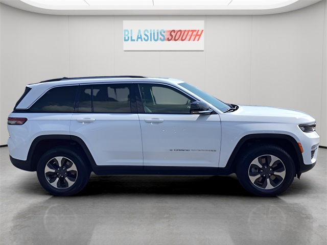 2023 Jeep Grand Cherokee 4xe photo 2