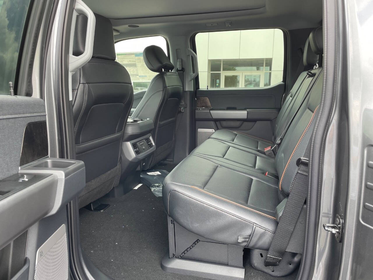 2025 Ford F-250 Lariat photo 6