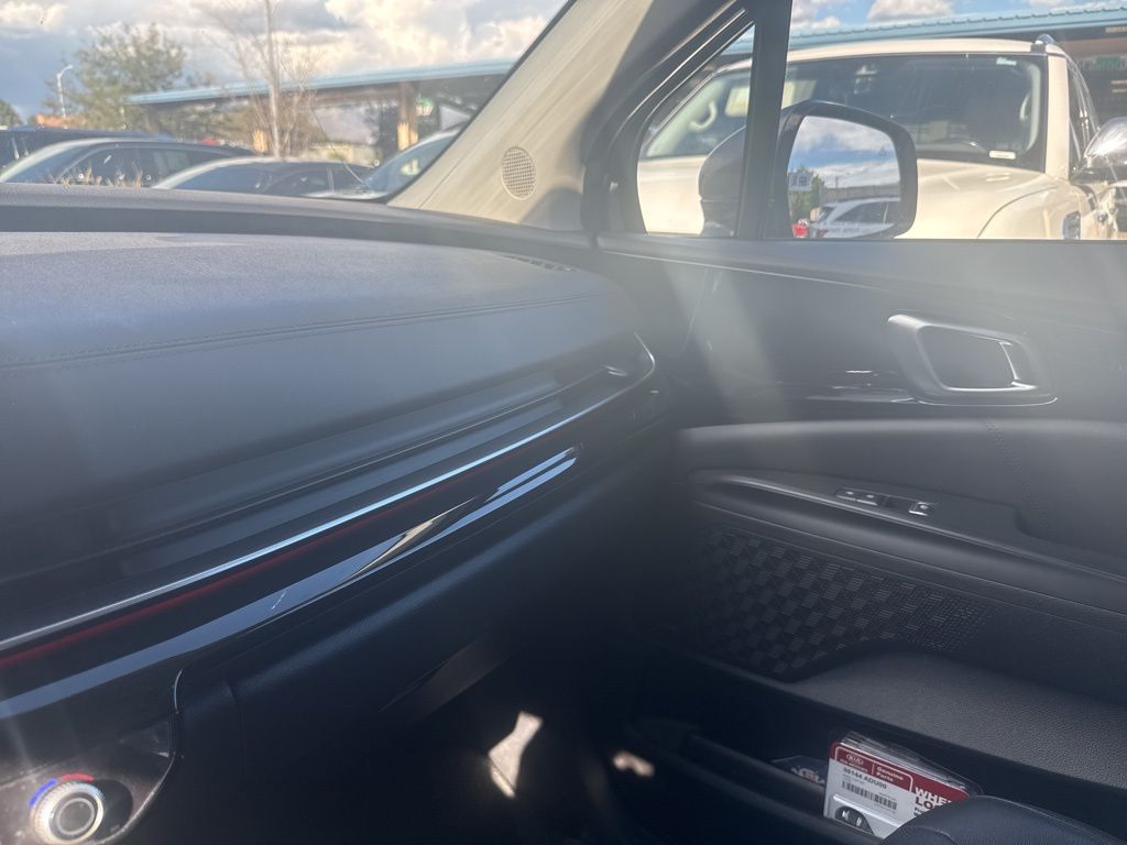 2025 Kia Carnival SX Prestige photo 10